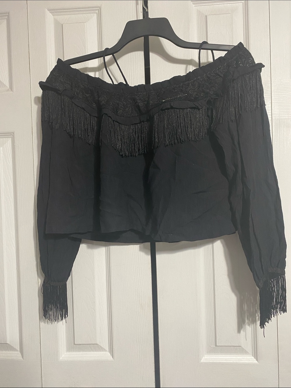CUTE Ursime NWT black cropped off shoulder lace & fringe gauze top size SMALL